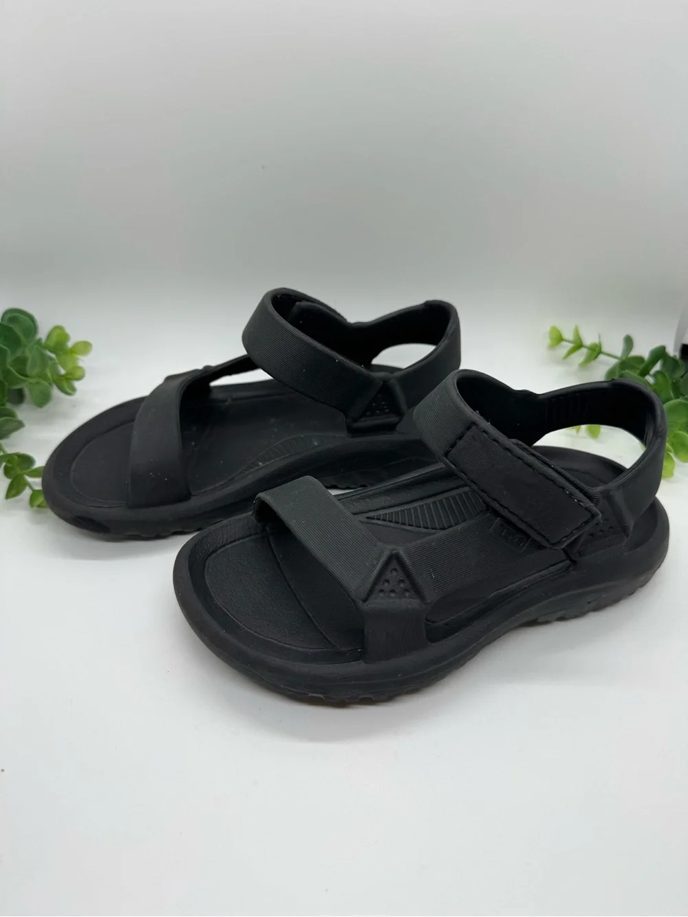 KIDS TEVA HURRICANE DRIFT SANDALS size 11